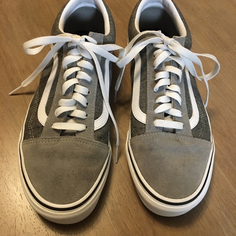 Vans Old Skool Herringbone shoes. Women’s size 9.5. Gray, black, & white - Picture 3 of 6